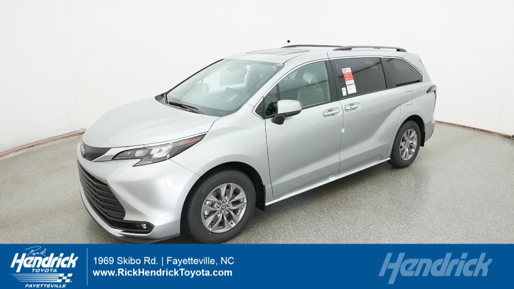 New 2025 Toyota Sienna XLE