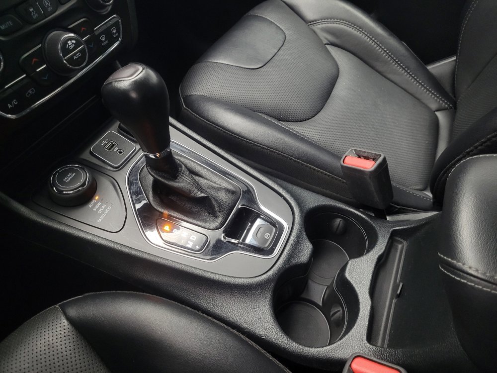 Used 2023 Jeep Cherokee Altitude Lux image 26