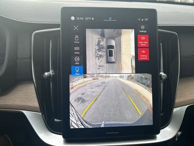 Certified 2025 Volvo XC90 B6 Plus image 23