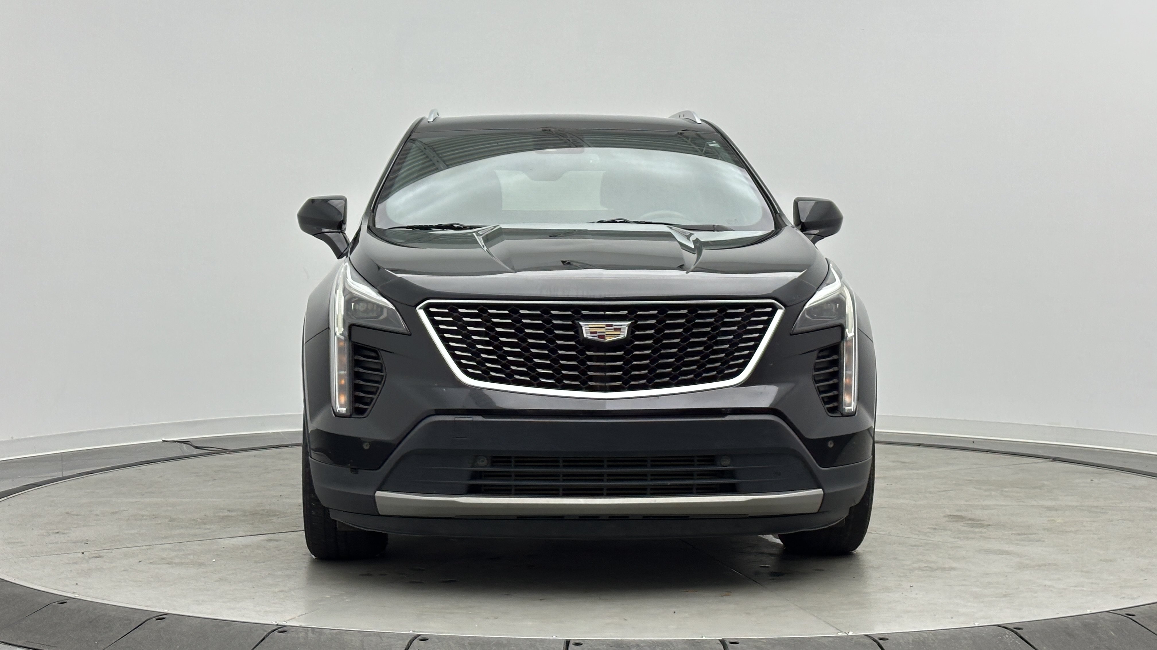 Used 2019 Cadillac XT4 Premium Luxury w/ Driver Awareness Package FWD image 2