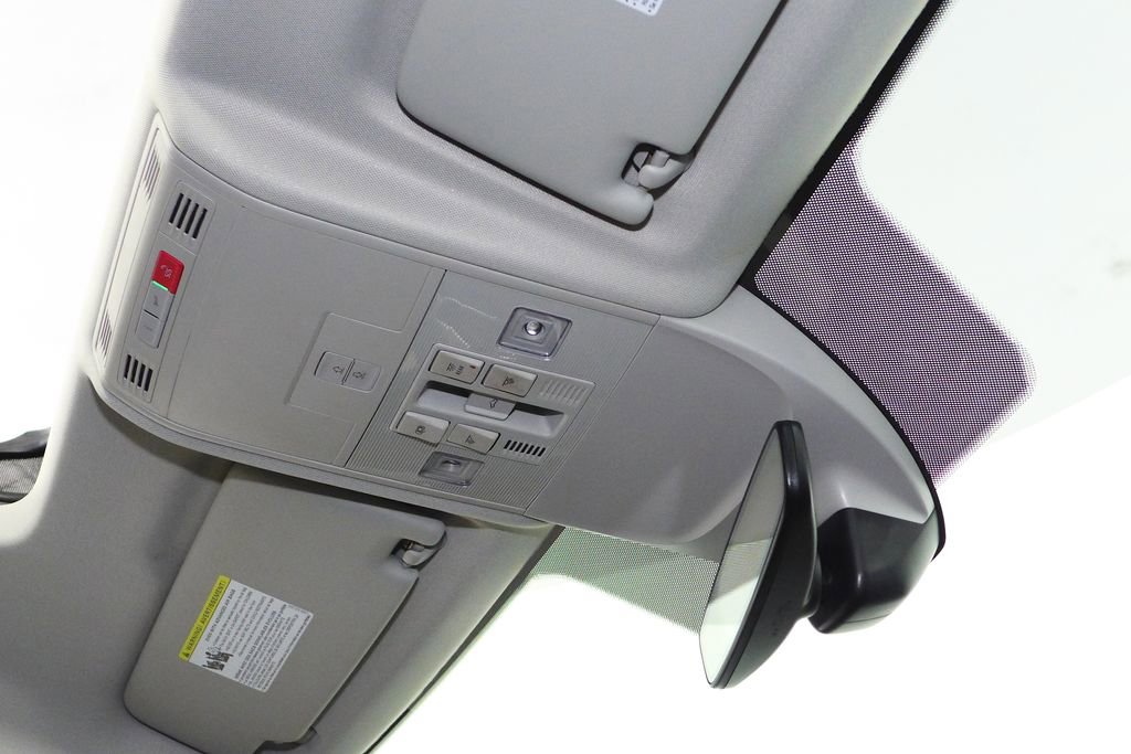 Used 2024 Volkswagen Taos SE image 17