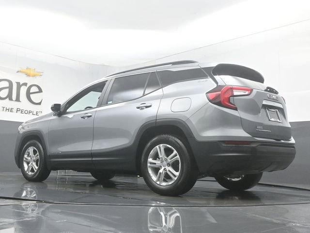 Used 2023 GMC Terrain SLE w/ Driver Convenience Package image 5