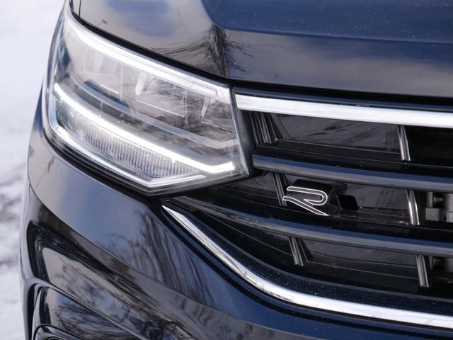 Certified 2024 Volkswagen Tiguan SE R-Line image 10