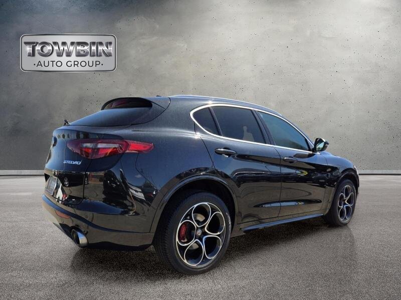 Used 2020 Alfa Romeo Stelvio Ti AWD/4WD image 4