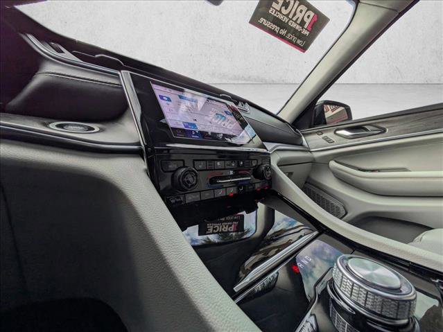 Used 2022 Jeep Grand Cherokee Overland w/ Luxury Tech Group IV image 13