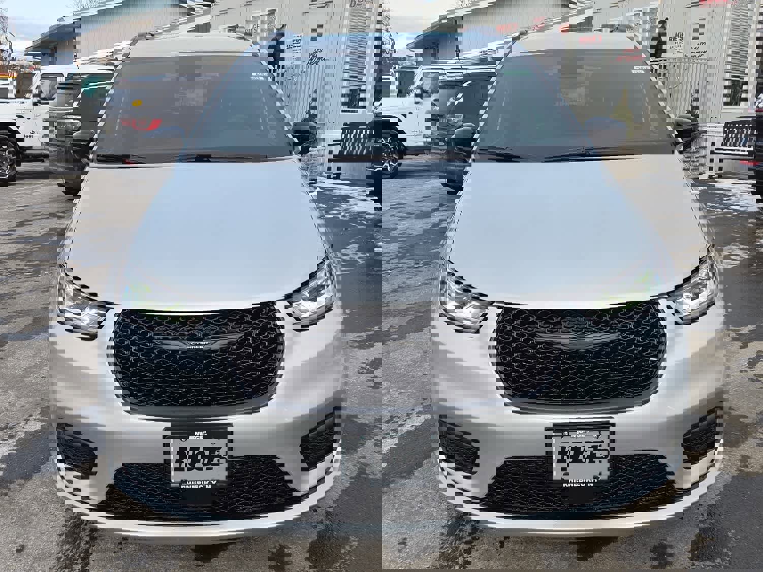 New 2026 Chrysler Pacifica Select w/ S Appearance Package image 2