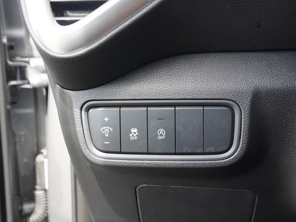 Used 2025 Kia Soul LX w/ LX Technology Package FWD image 33