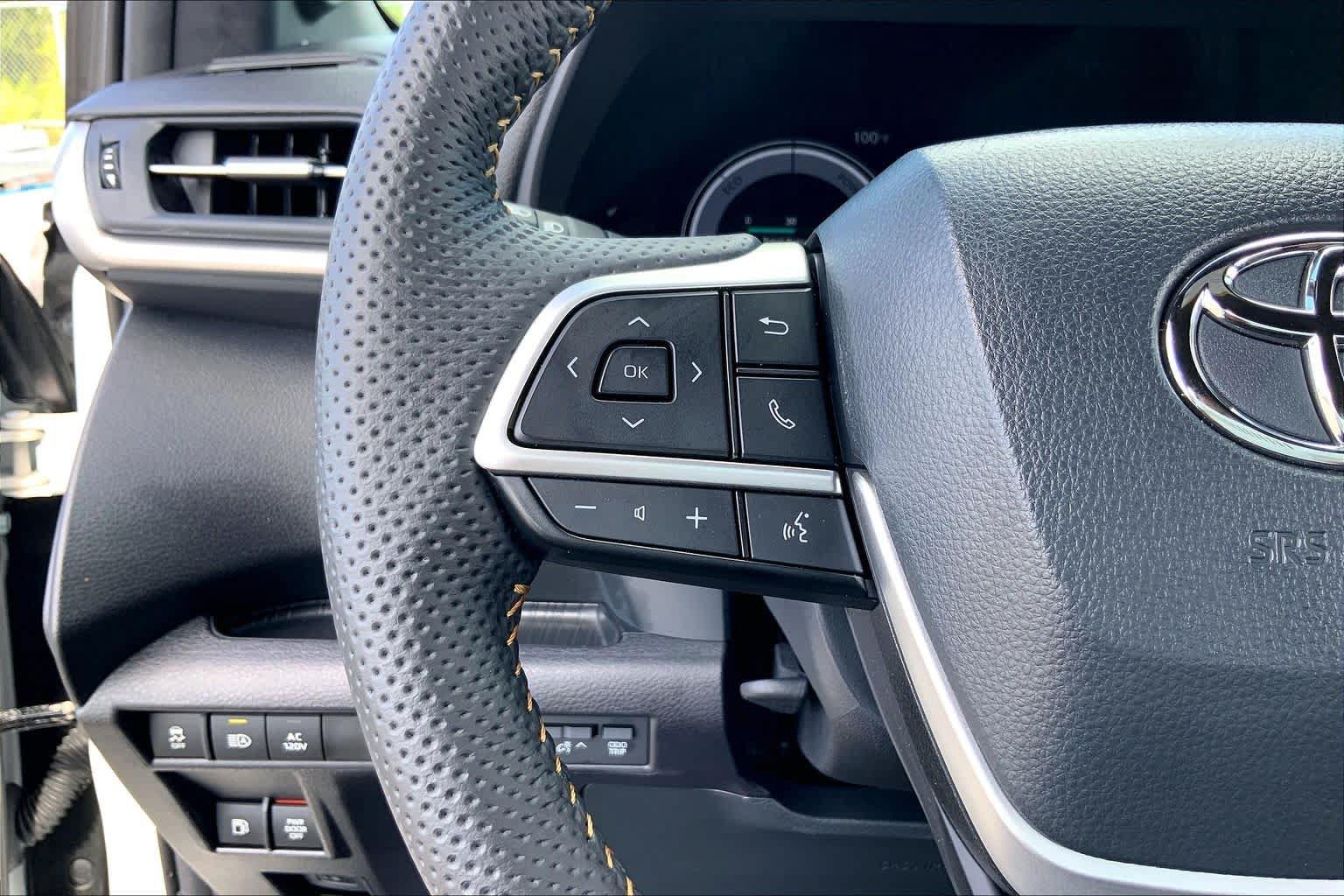 Certified 2026 Toyota Sienna XLE Woodland Edition AWD/4WD image 23