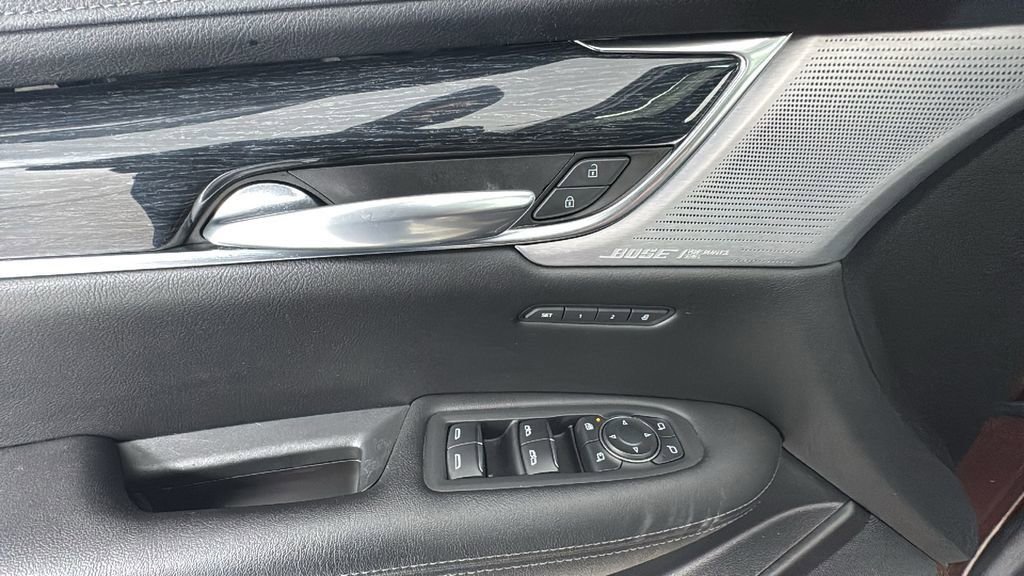 Used 2022 Cadillac XT5 Premium Luxury w/ LPO, Floor Liner Package image 20