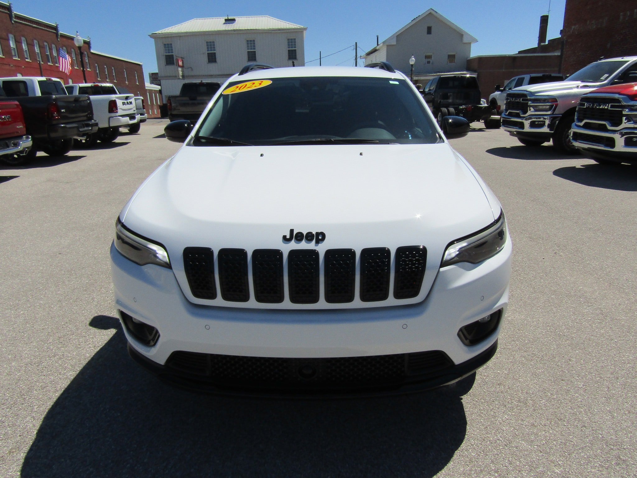 Used 2023 Jeep Cherokee Altitude Lux AWD/4WD image 8