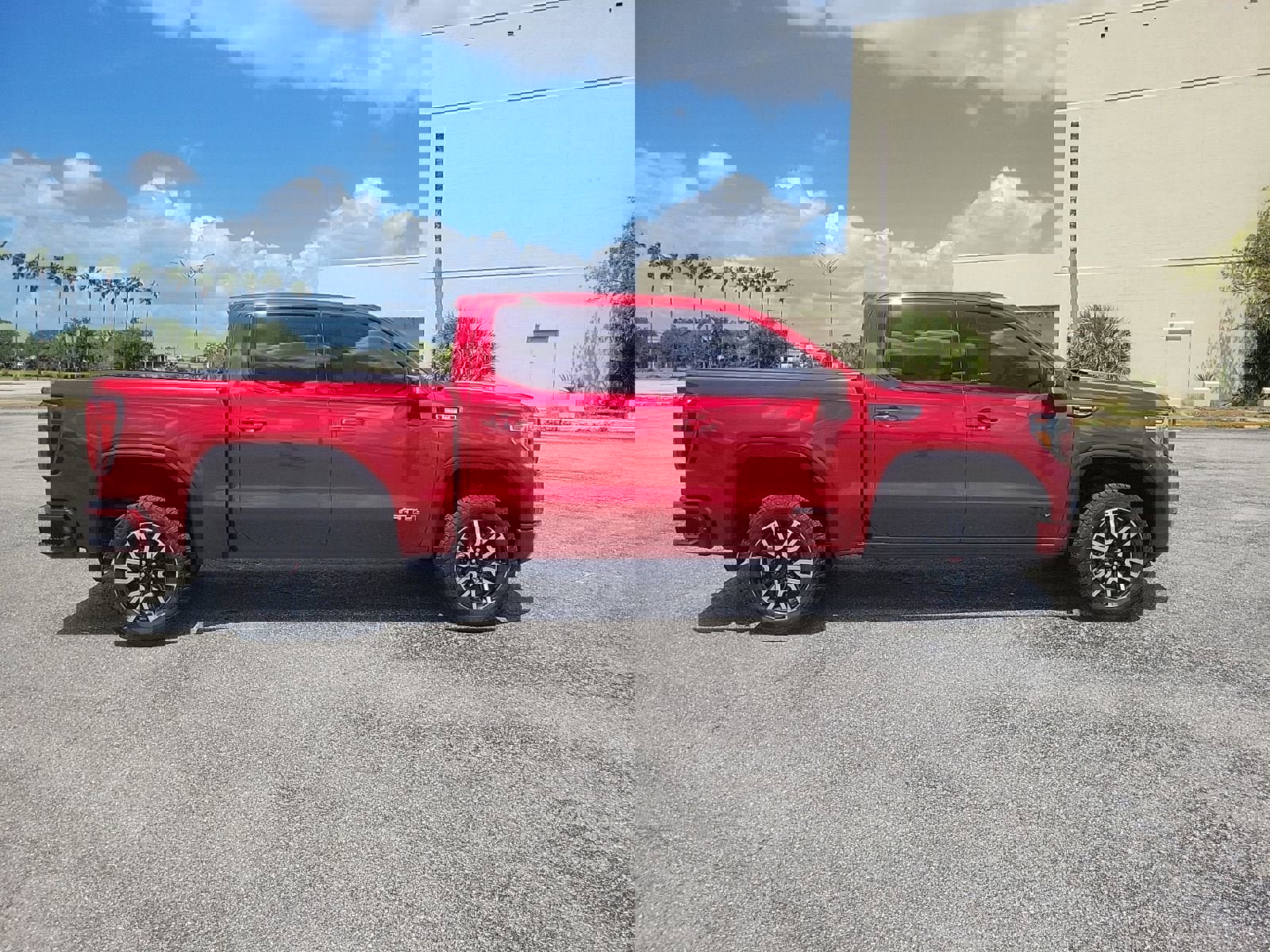 Used 2021 GMC Sierra 1500 AT4 w/ AT4 Value Package image 6