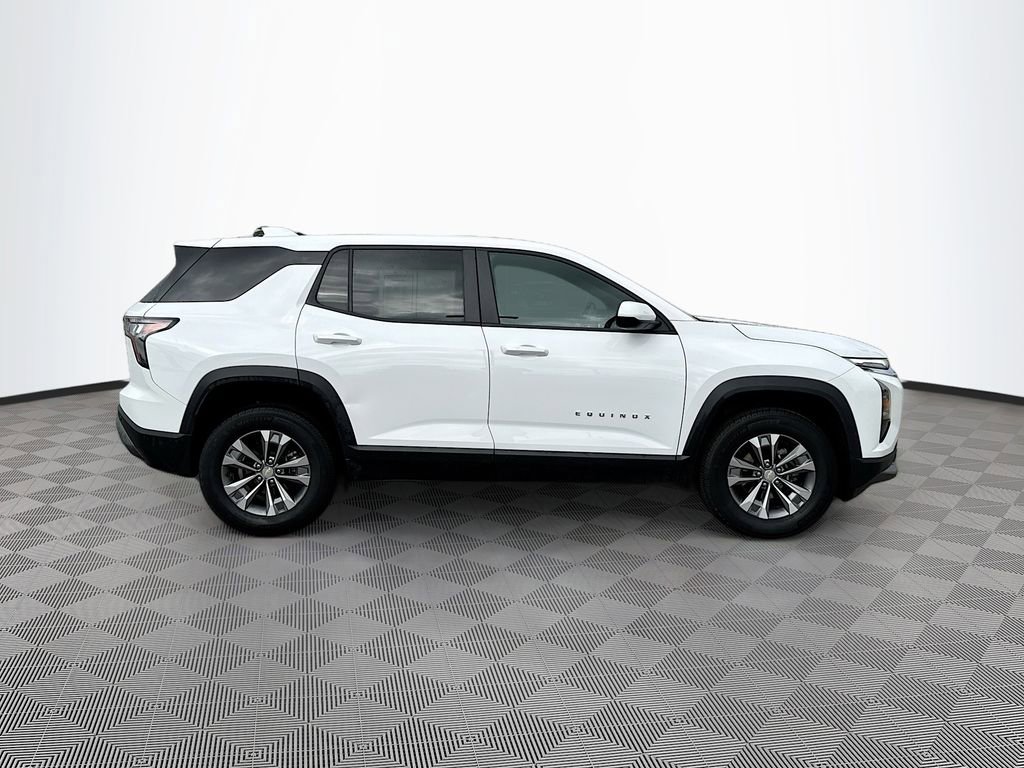 Used 2025 Chevrolet Equinox LT image 4