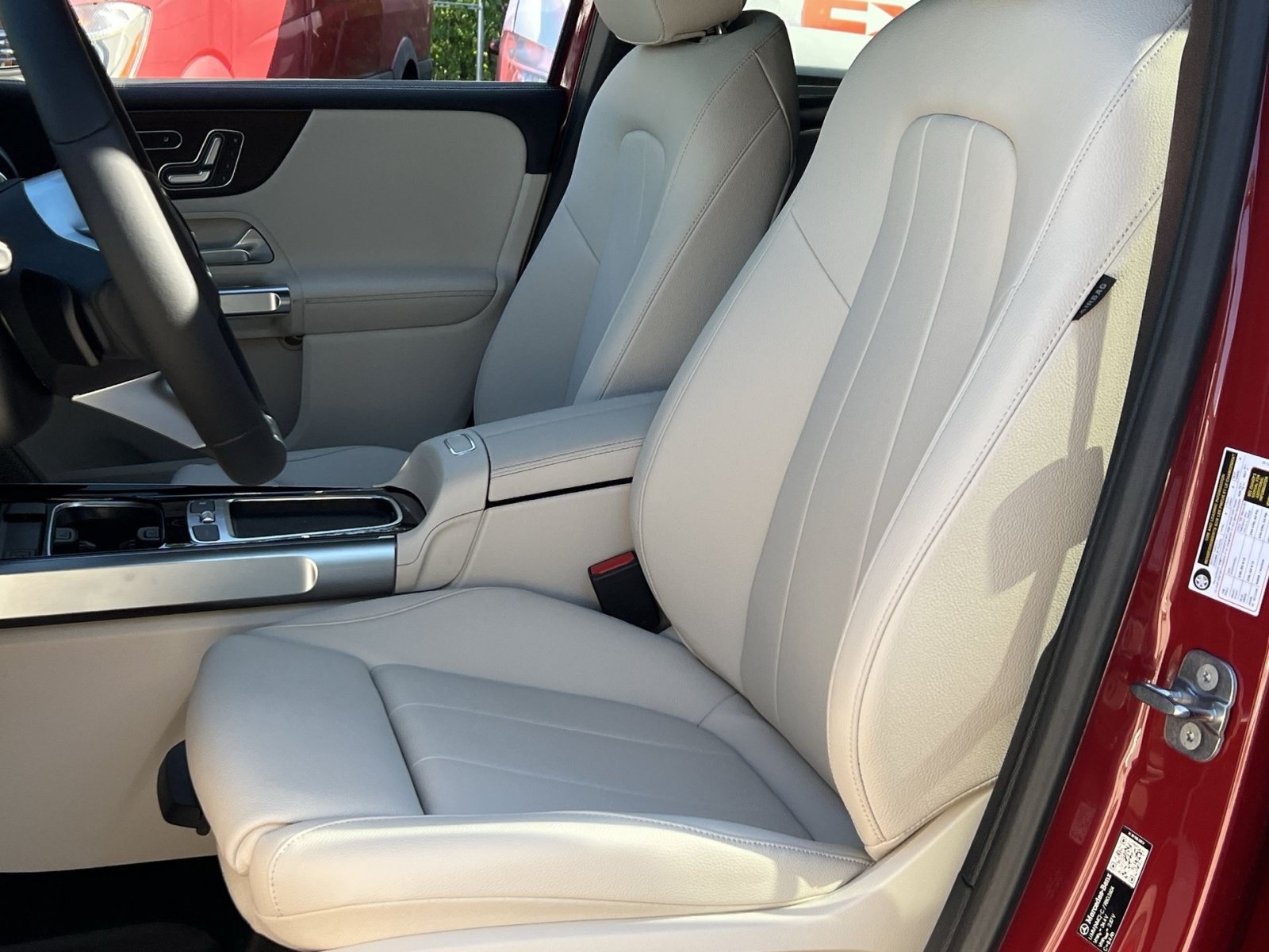 New 2026 Mercedes-Benz GLB 250 4MATIC image 18