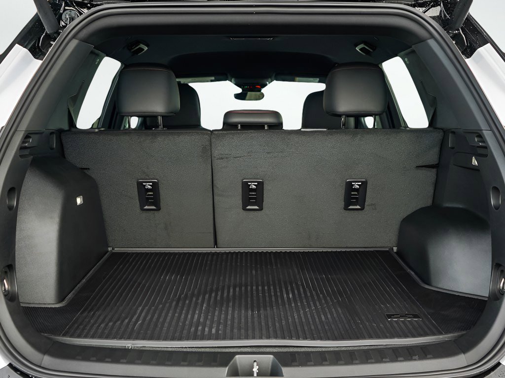 New 2026 Chevrolet Equinox RS w/ Convenience Package III AWD/4WD image 8