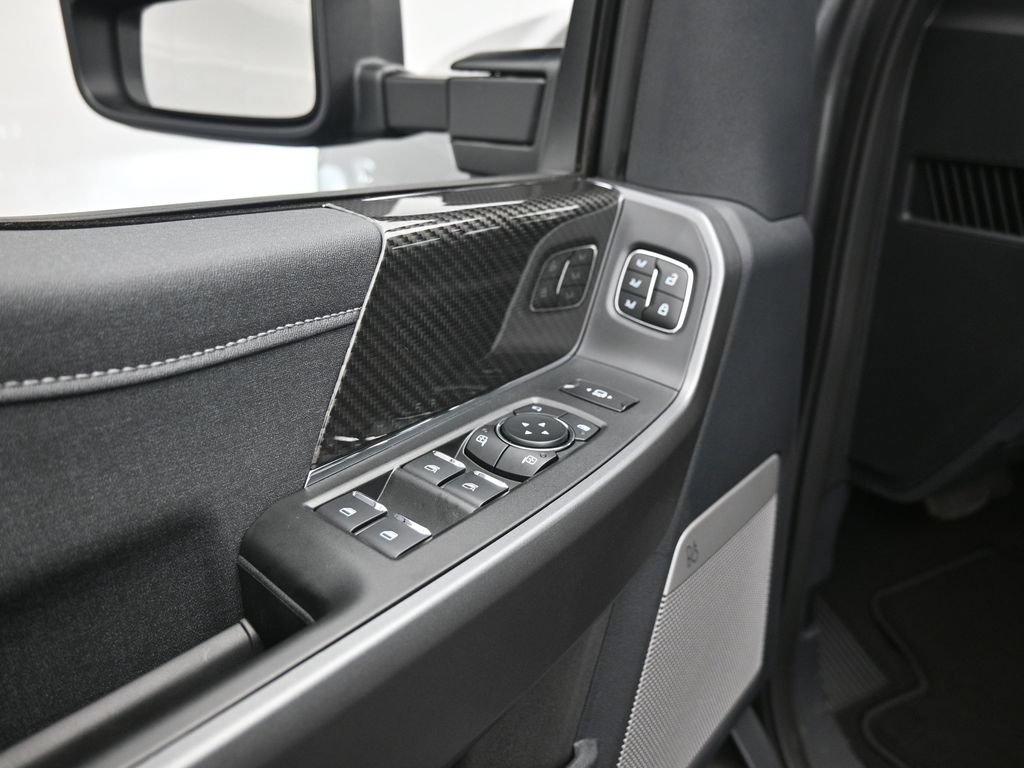New 2026 Ford F250 Lariat w/ Black Appearance Package AWD/4WD image 10