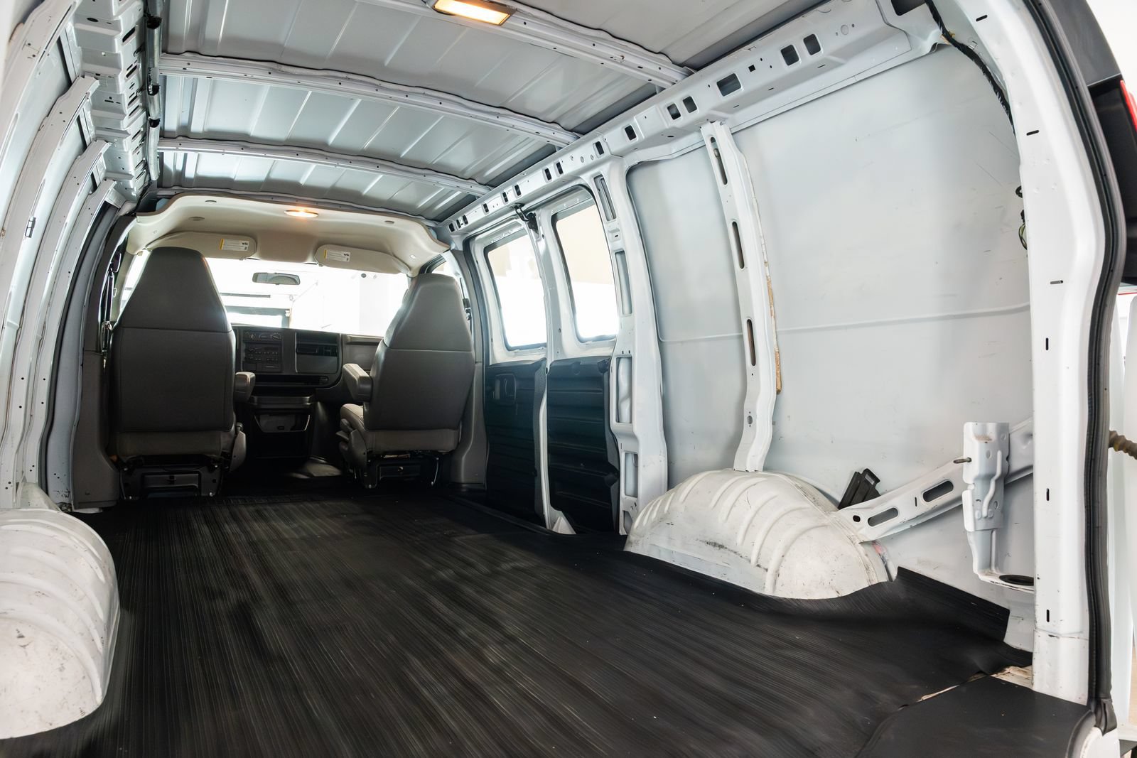 Used 2006 GMC Savana 1500 RWD image 10