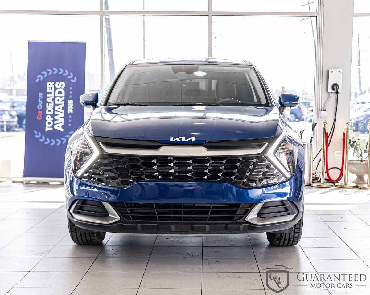 Used 2023 Kia Sportage EX FWD image 2