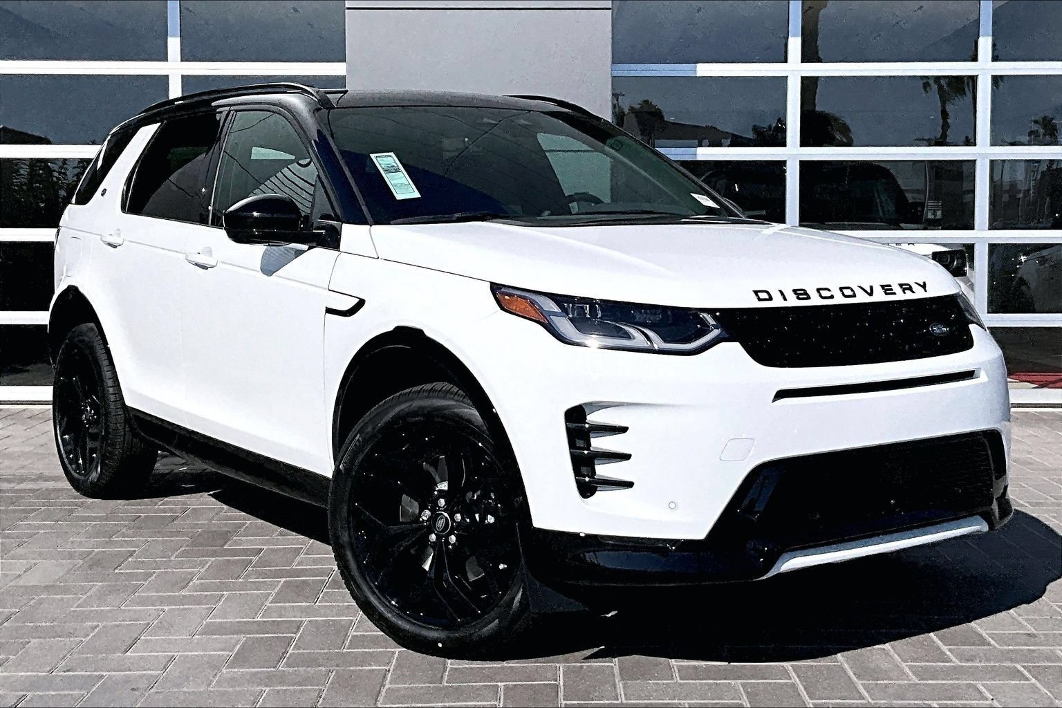 New 2026 Land Rover Discovery Sport Landmark AWD/4WD image 2