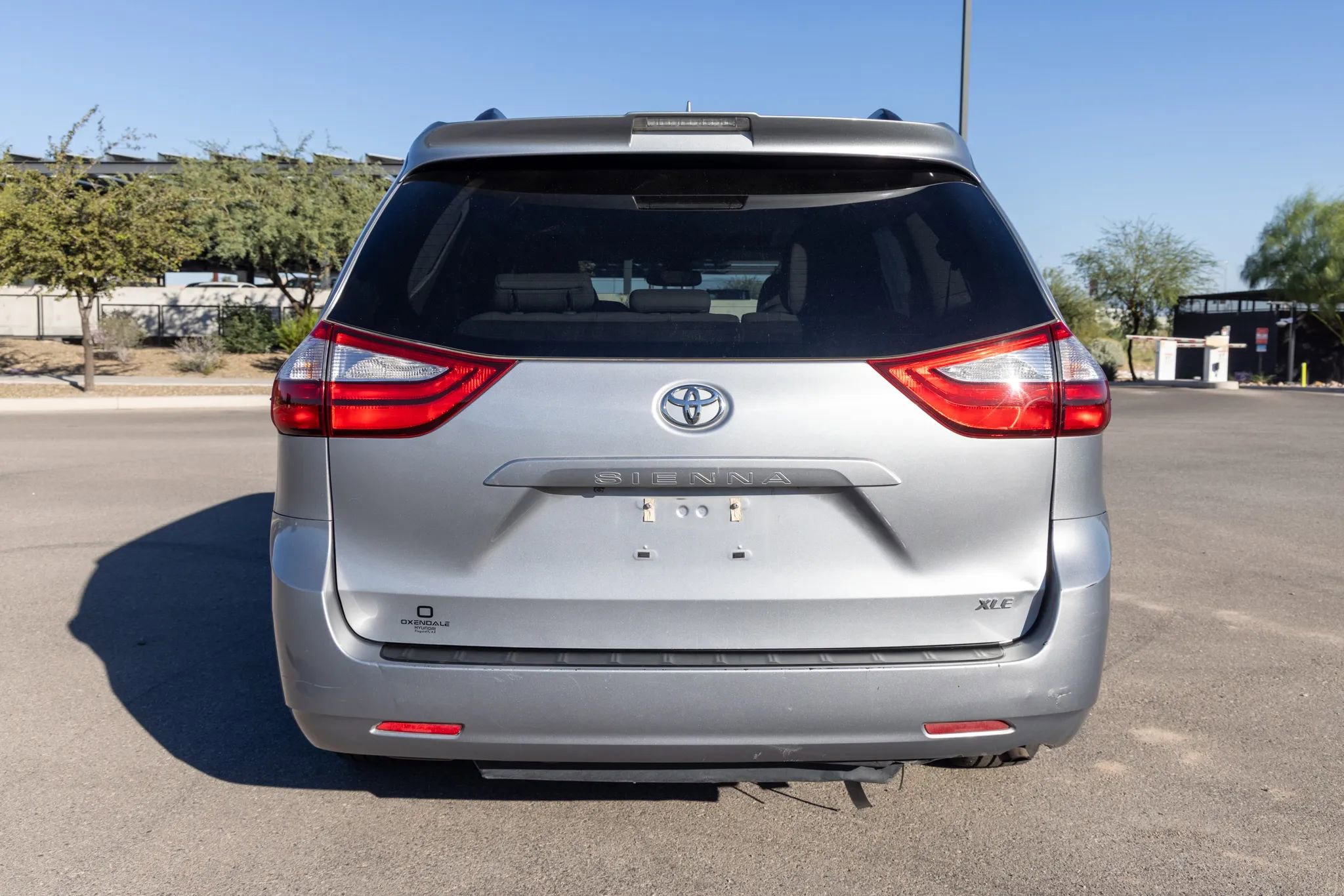 Used 2018 Toyota Sienna XLE image 3