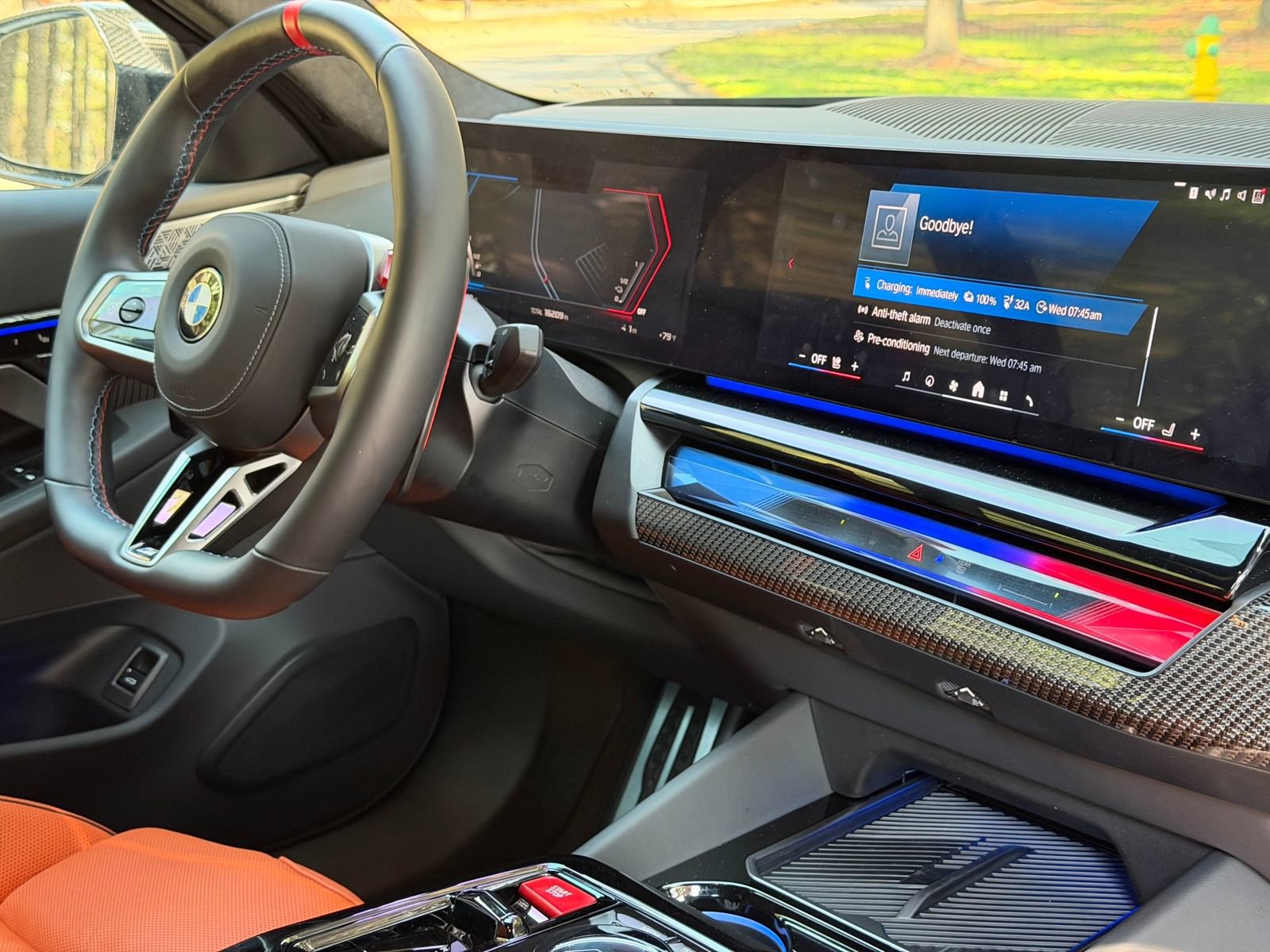 Used 2025 BMW M5 w/ Carbon Package image 20