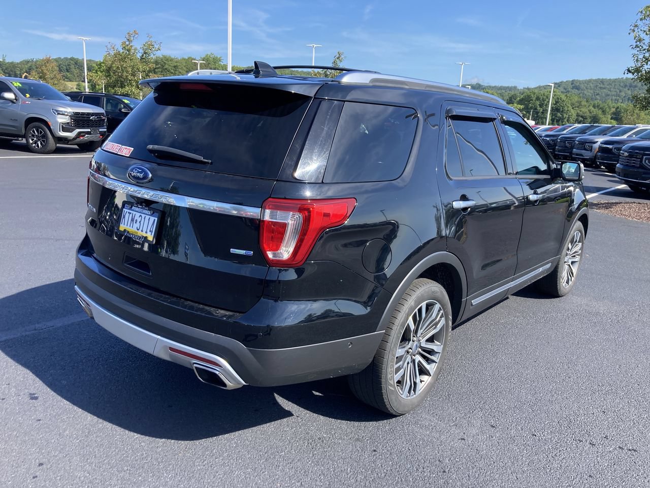 Used 2017 Ford Explorer Platinum AWD/4WD image 7