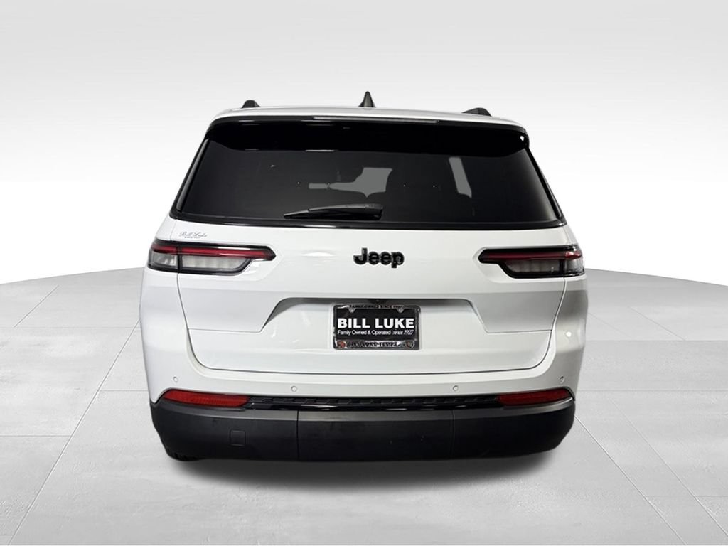 Used 2024 Jeep Grand Cherokee L Altitude RWD image 9
