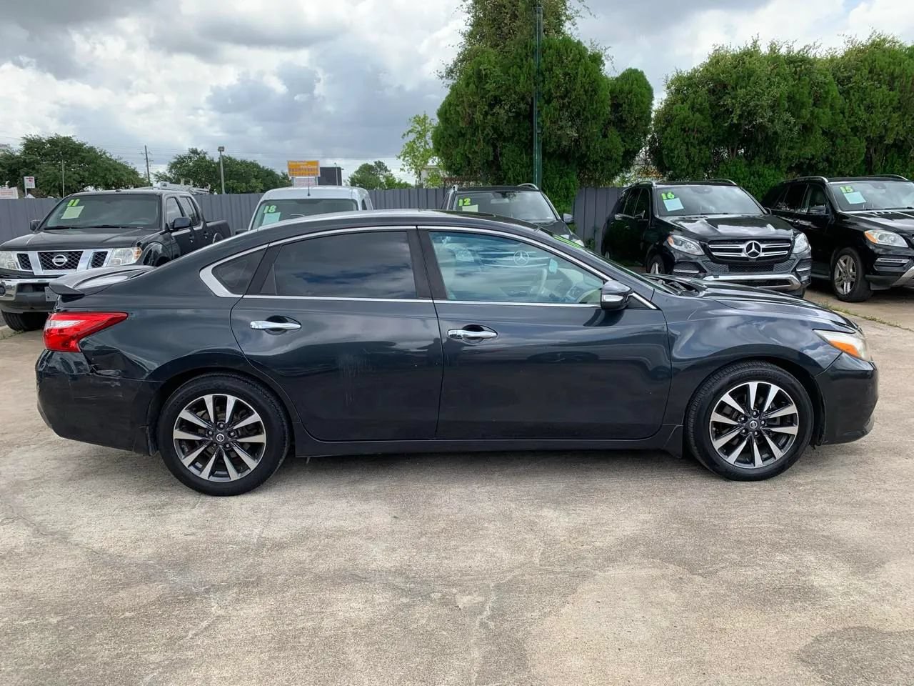 Used 2016 Nissan Altima 2.5 SL w/ 2.5 Technology Package FWD image 8