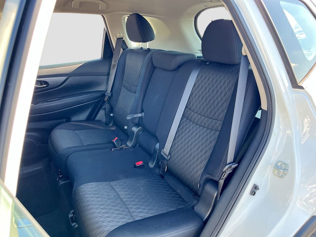 Used 2020 Nissan Rogue S image 22