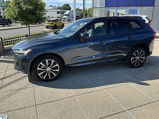 Certified 2024 Volvo XC60 B5 Plus w/ Protection Package Premier AWD/4WD image 11