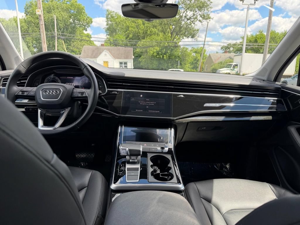 Used 2023 Audi Q7 3.0T Premium Plus w/ Premium Plus Package AWD/4WD image 19