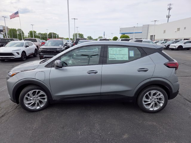 New 2027 Chevrolet Bolt LT w/ Comfort Package FWD image 16