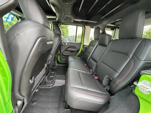 Used 2025 Jeep Wrangler Unlimited Rubicon AWD/4WD image 36