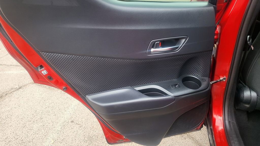 Used 2020 Toyota C-HR XLE FWD image 21