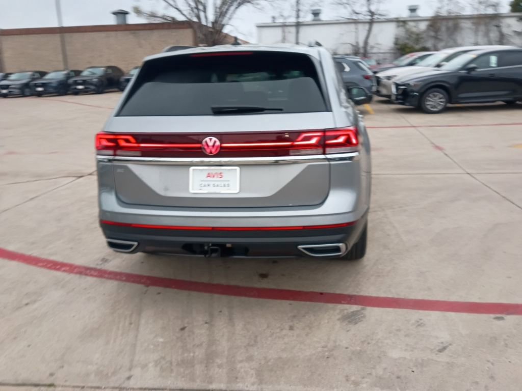 Used 2025 Volkswagen Atlas SE FWD image 10