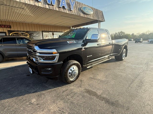 Used 2026 RAM 3500 Laramie w/ Max Tow Package AWD/4WD image 2