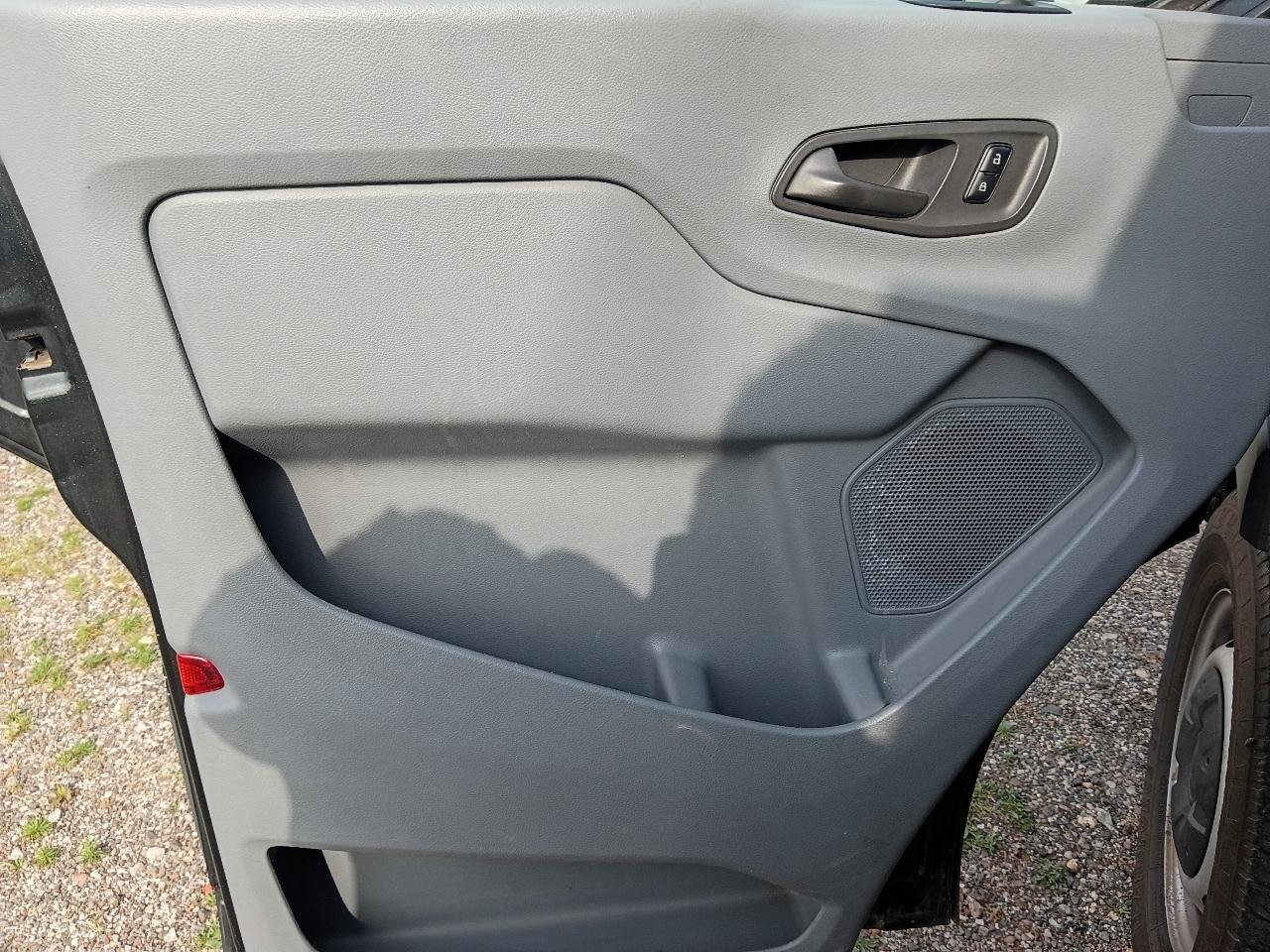 Used 2015 Ford Transit 150 130 Low Roof RWD image 9