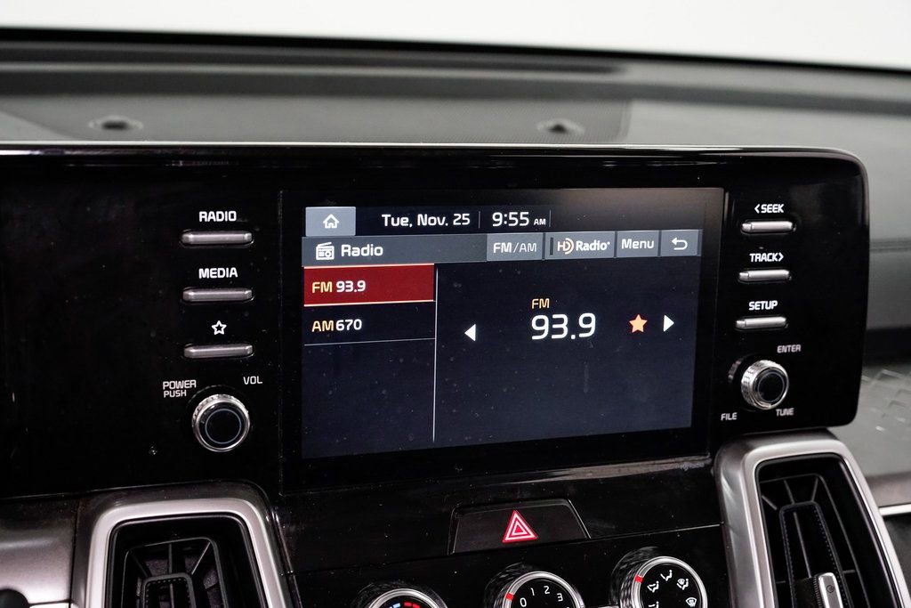 Used 2023 Kia Sorento LX image 17