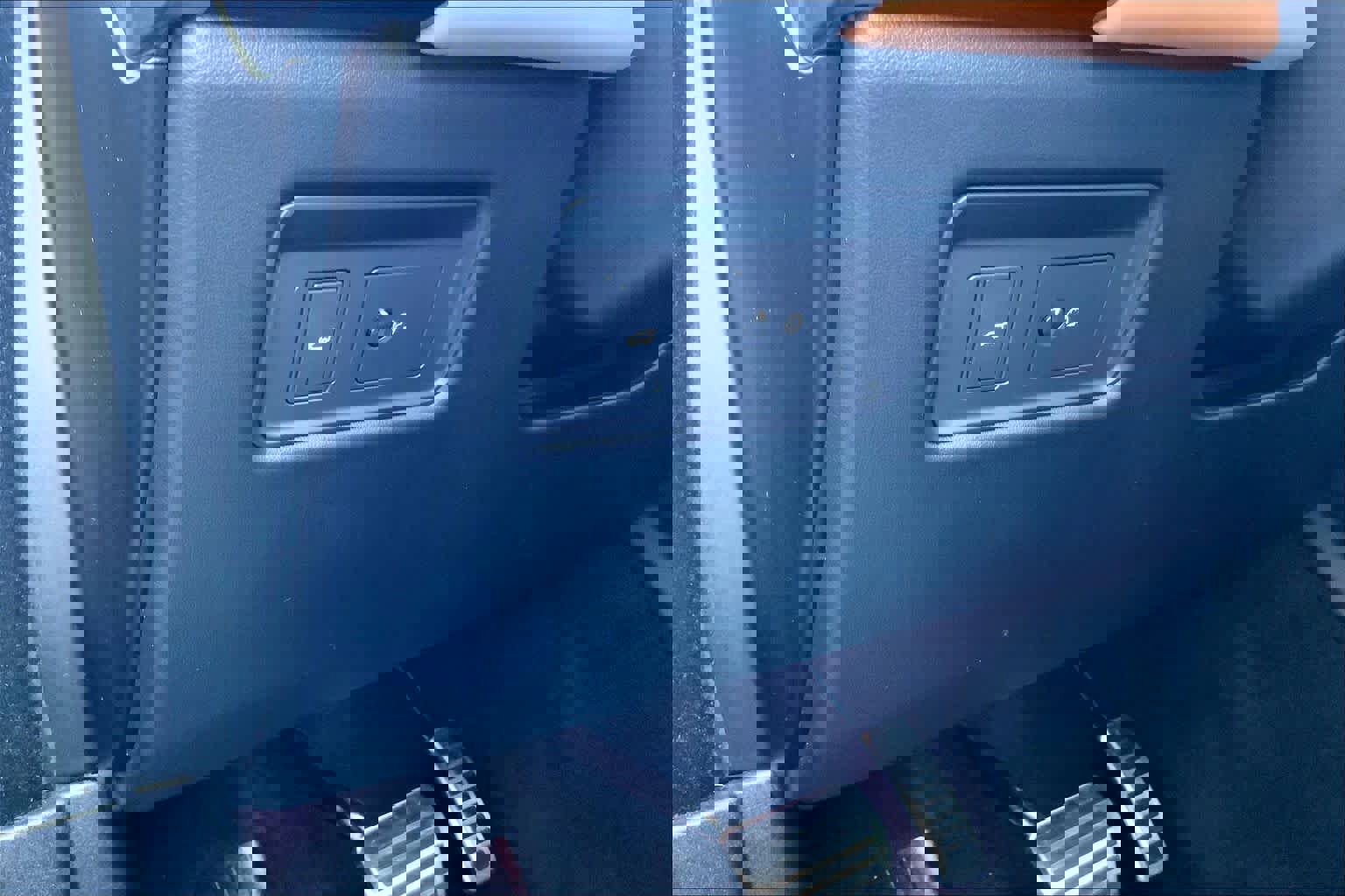 Used 2018 Land Rover Range Rover Sport HSE Dynamic image 36