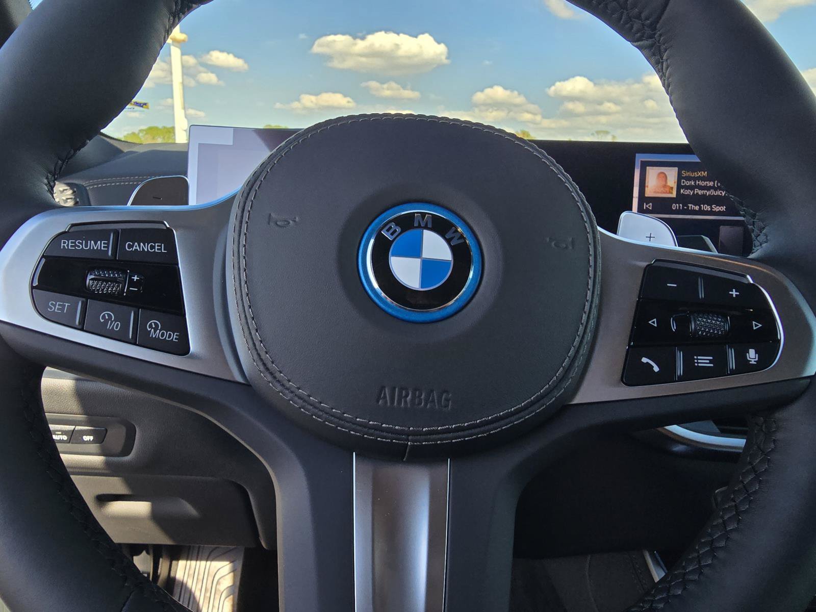 New 2026 BMW X5 xDrive50e w/ M Sport Package AWD/4WD image 22