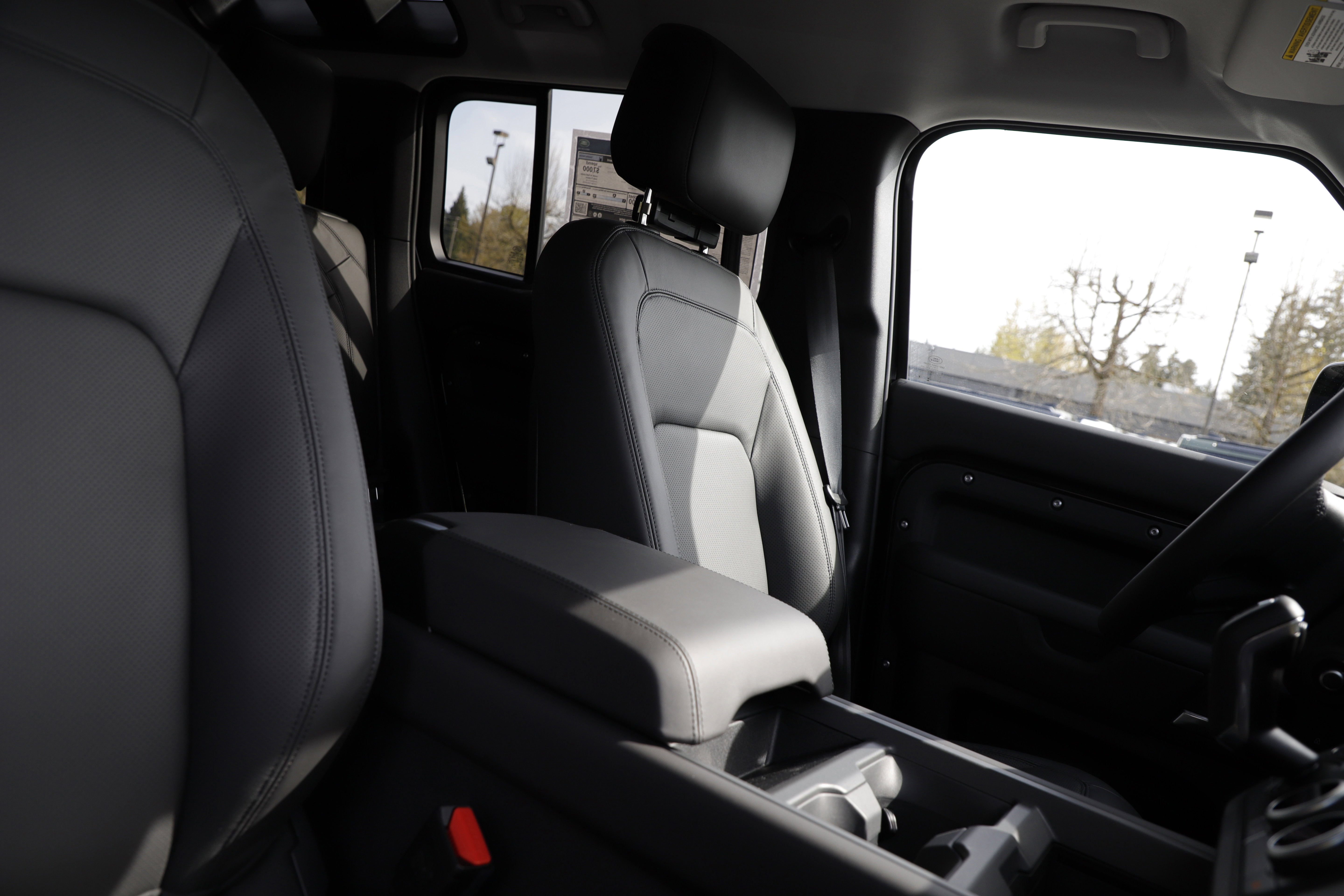 New 2026 Land Rover Defender 110 X-Dynamic SE image 12