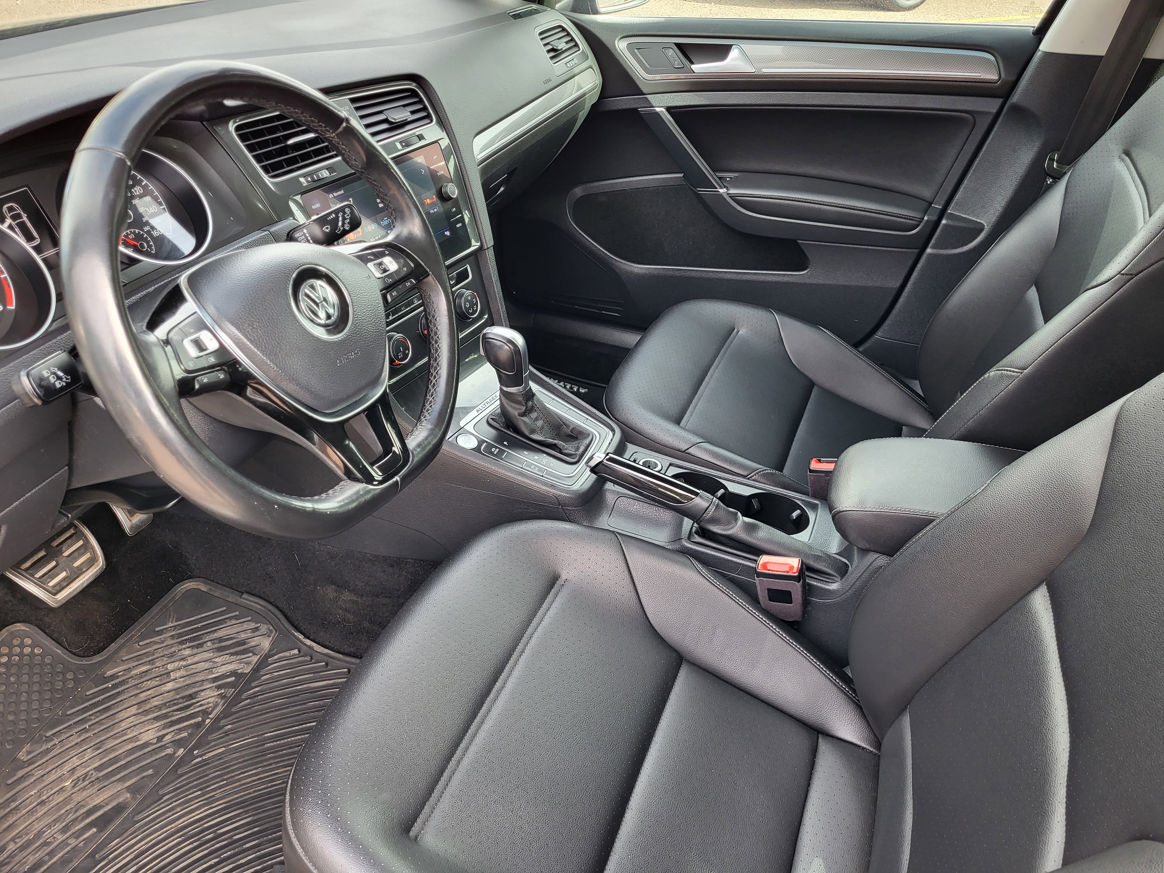 Used 2018 Volkswagen Golf Alltrack S image 7