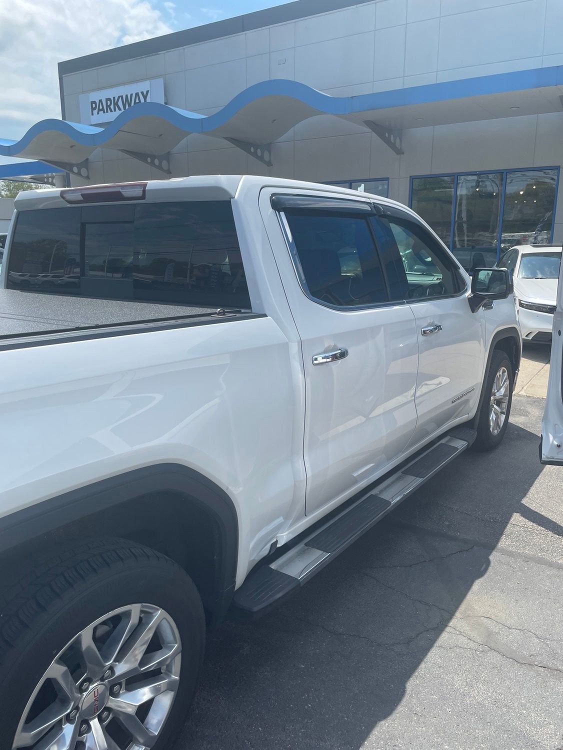 Used 2019 GMC Sierra 1500 SLT w/ SLT Premium Package AWD/4WD image 10