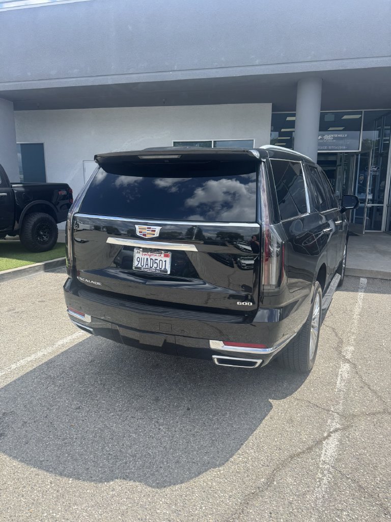 Used 2025 Cadillac Escalade Premium Luxury AWD/4WD image 3