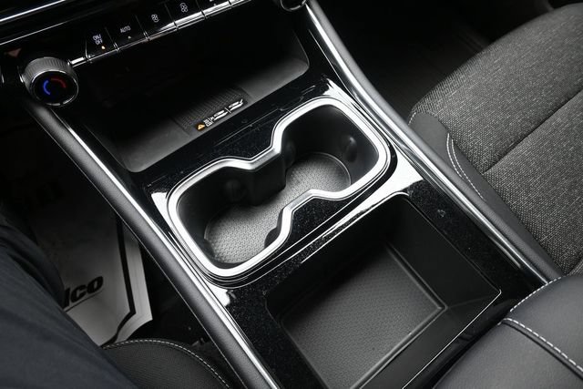 New 2026 Chevrolet Traverse LT w/ LPO, Floor Liner Package FWD image 39