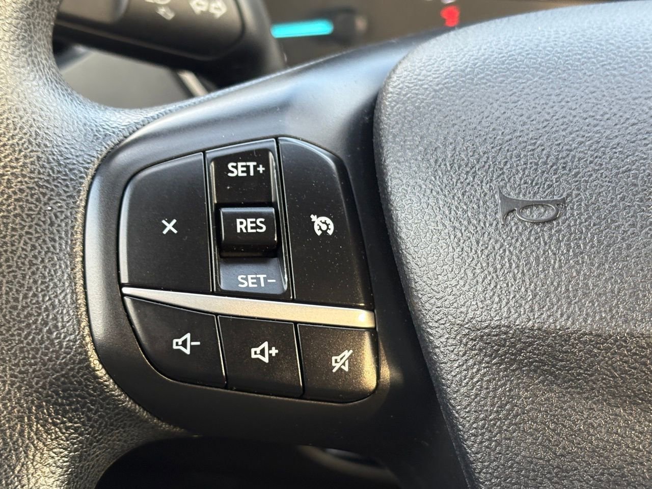 Used 2022 Ford Escape SE FWD image 9