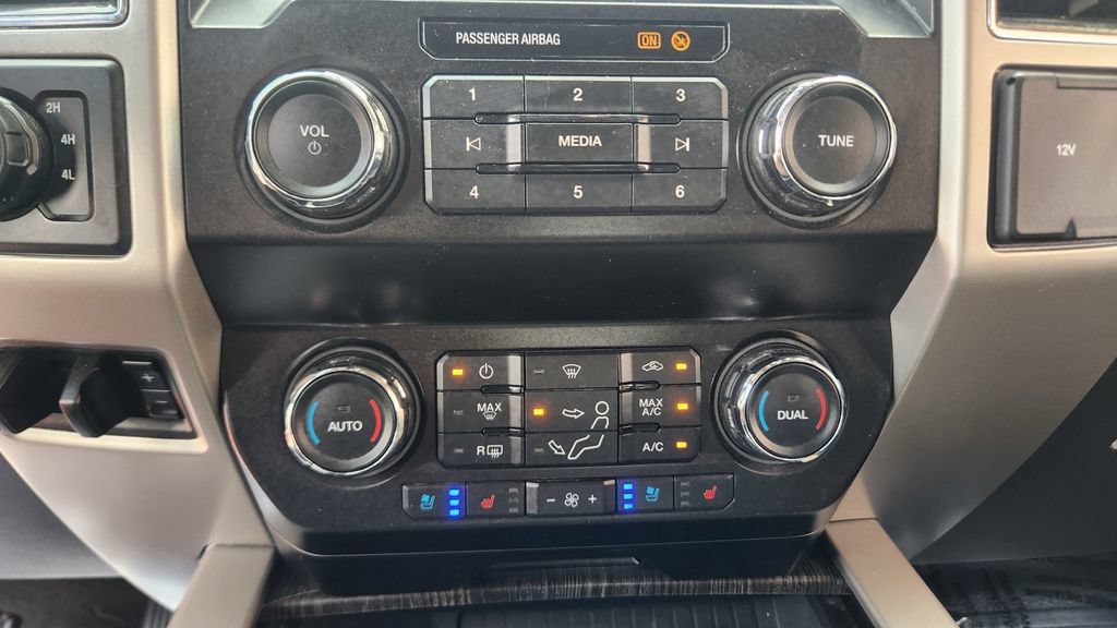 Used 2021 Ford F250 Lariat w/ Lariat Ultimate Package AWD/4WD image 26