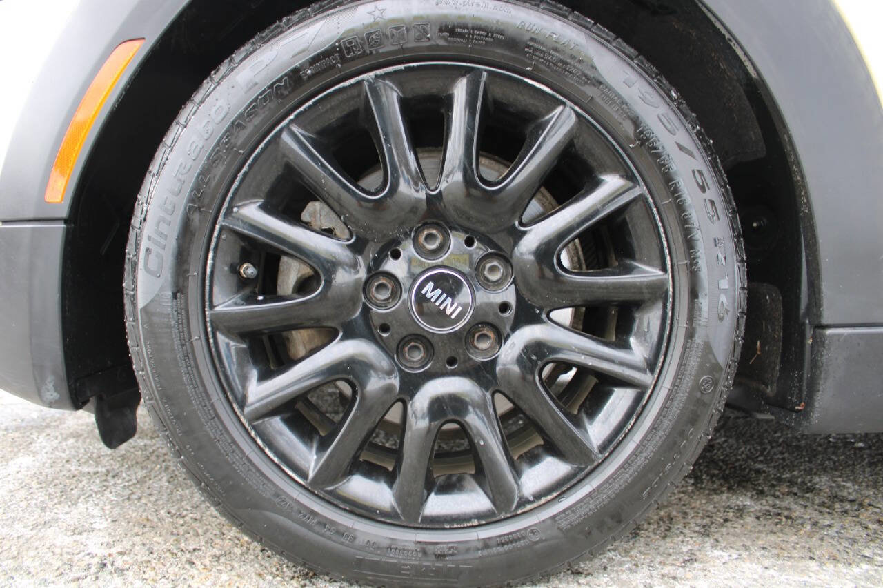 Used 2015 MINI Cooper 4-Door Hardtop image 20