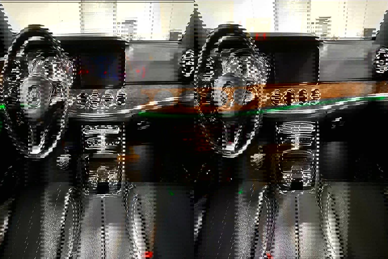 Used 2017 Mercedes-Benz E 300 4MATIC image 15