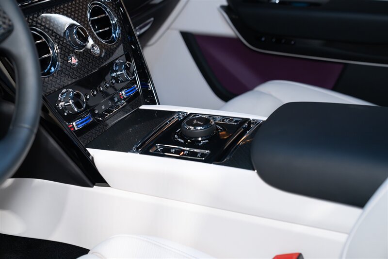 Used 2023 Rolls-Royce Cullinan Black Badge AWD/4WD image 29