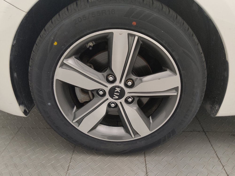 Used 2018 Kia Forte S FWD image 31